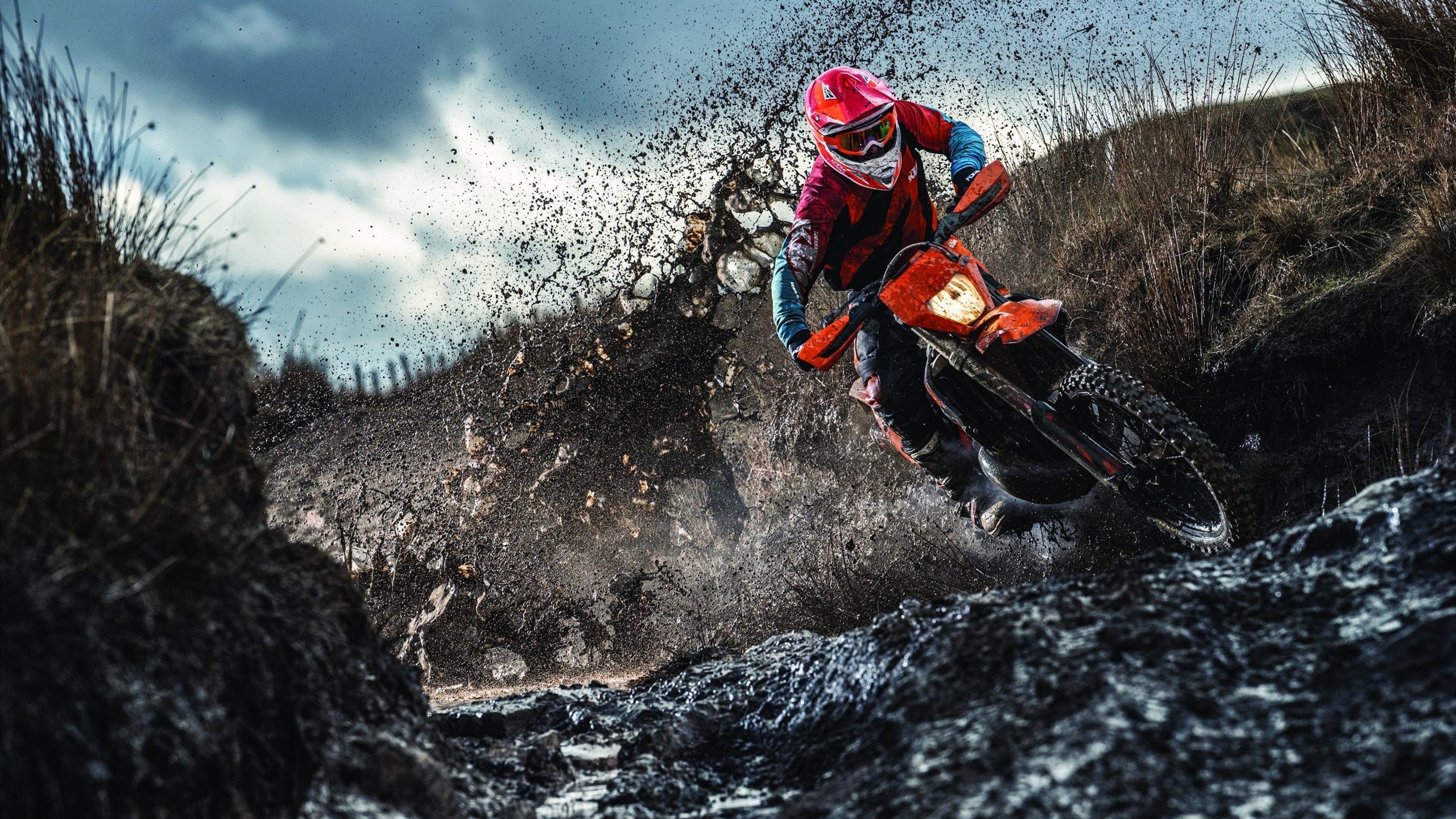 德甲快节奏反击：瞬间突入，赢得满堂彩！，德甲对抗