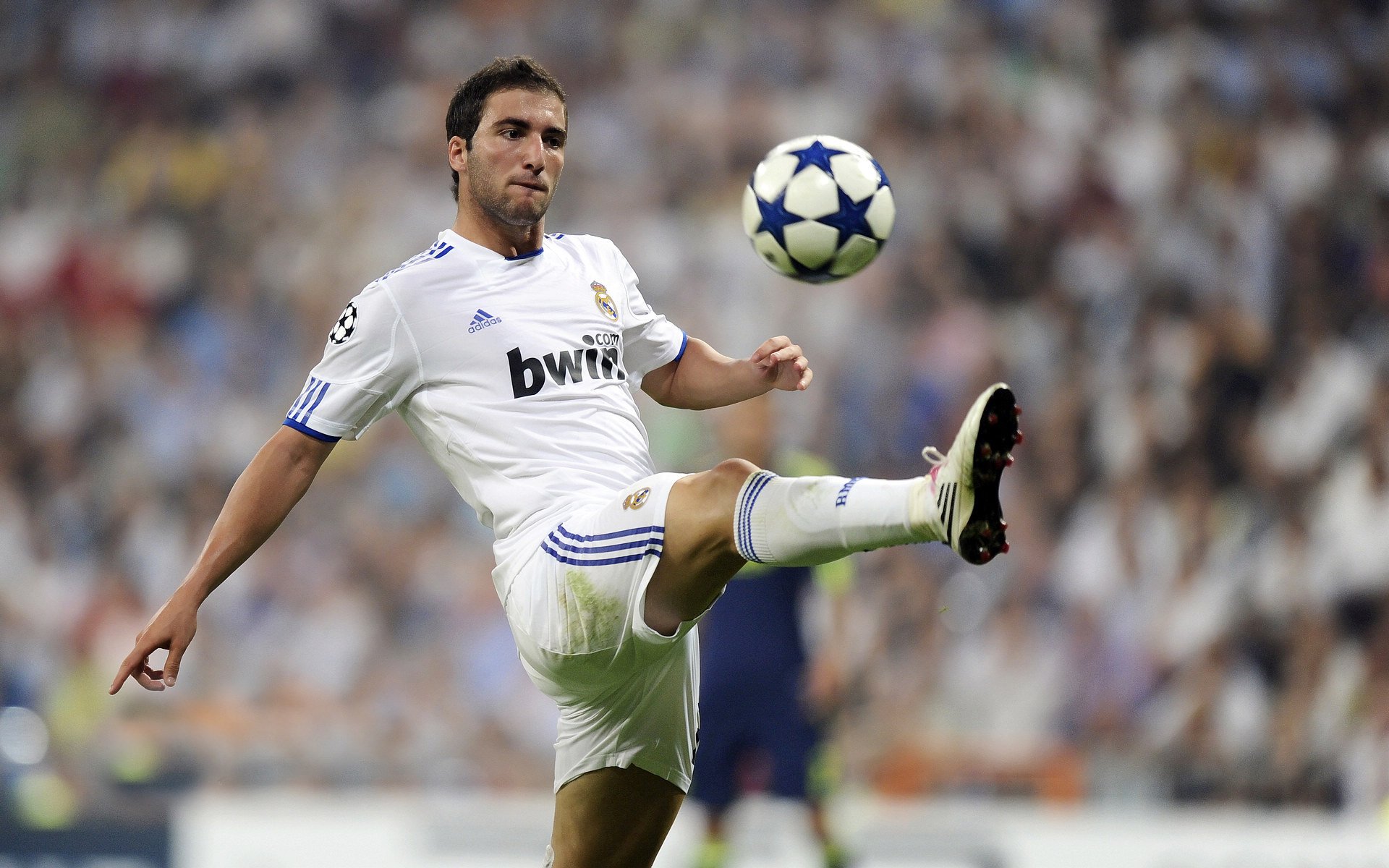 拉文谈防守端专注是公牛逆转关键，公牛球员拉文